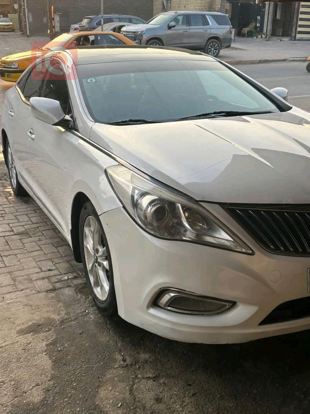 هيونداي أزيرا